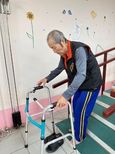 圖8-4-3／每日認真復健自我訓練，就希望能健康返家.jpg