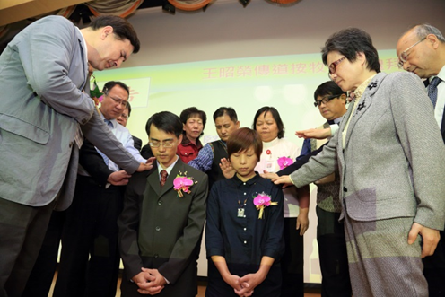 王牧師照片3.png