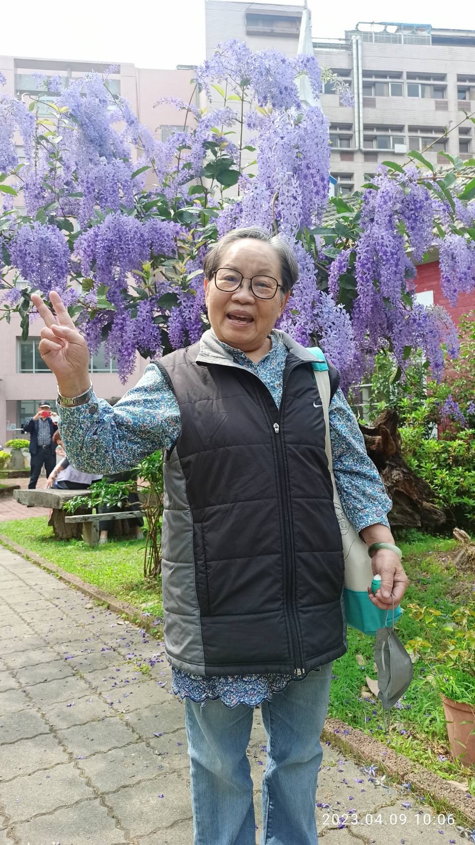 退休後住在愛蘭護理之家的劉益如老師常到埔基小教堂參與主日禮拜.jpg